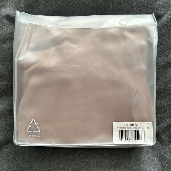 BOMBSHELL BUNNY BODYSUIT - Picture 5 of 7